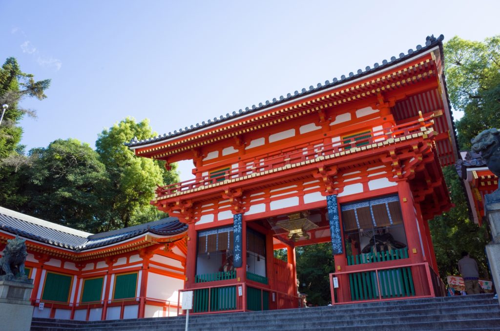 八坂神社の門